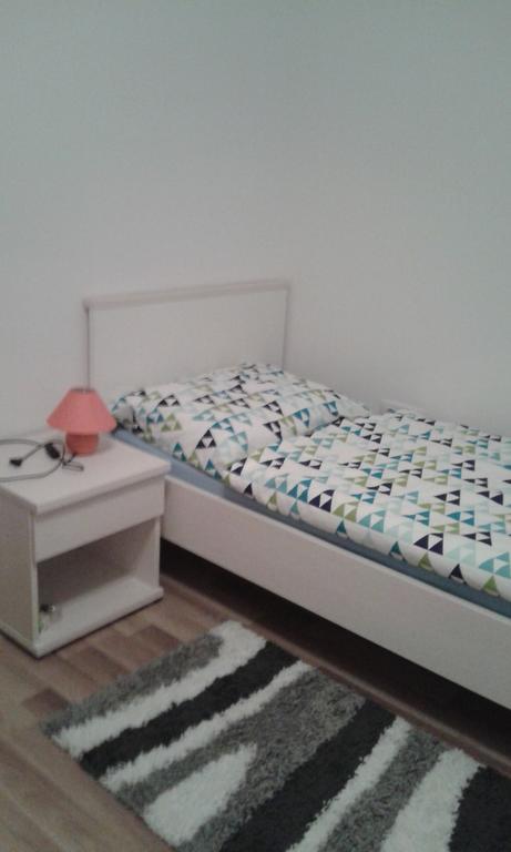 Sandra With Free Private Parking Apartment *