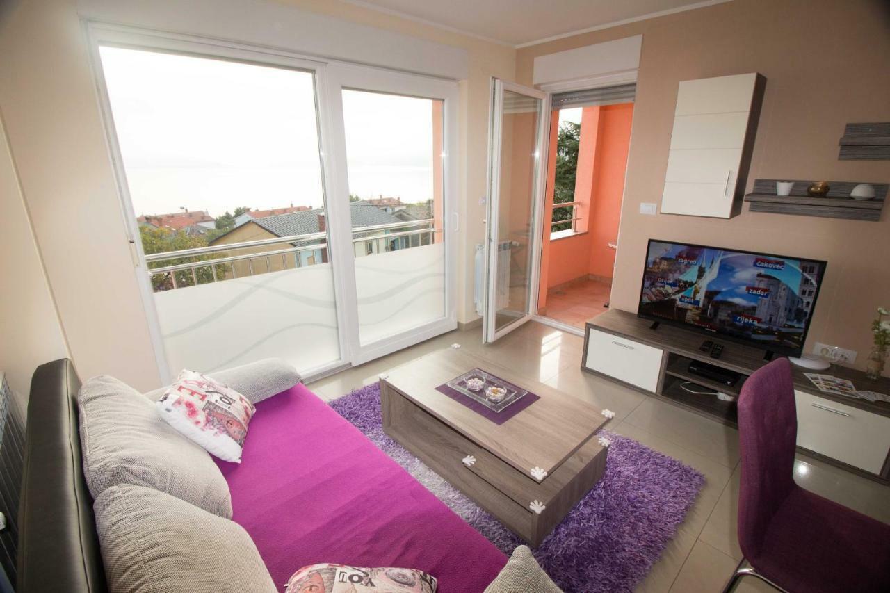 Apartment Sandra With Free Private Parking