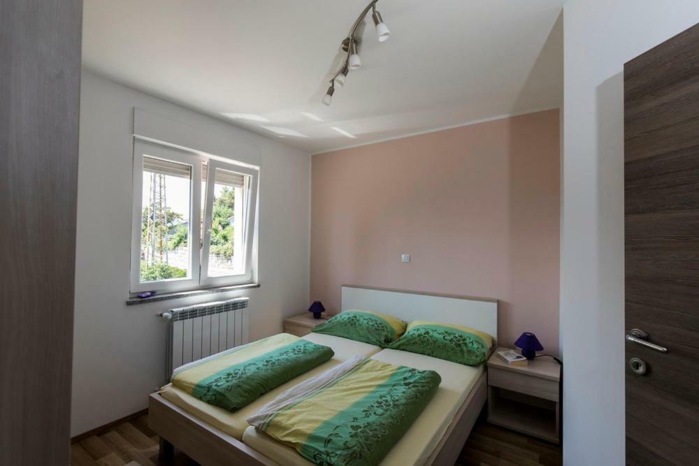 Apartment Sandra With Free Private Parking