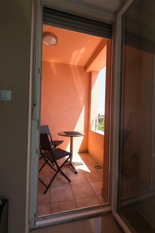 Apartment Sandra With Free Private Parking