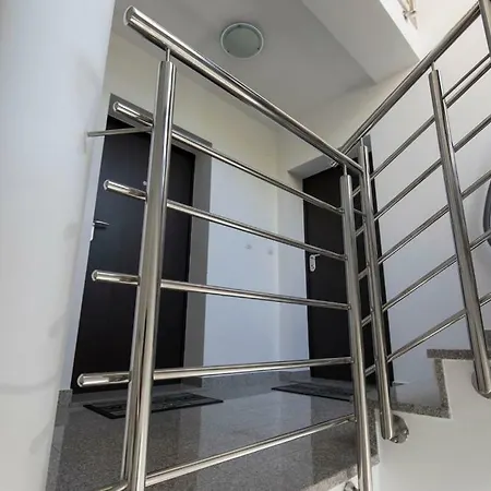 Apartments Sandra With Free Private Parking Rijeka Exterior photo
