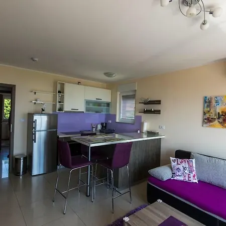 Apartments Sandra With Free Private Parking Rijeka Exterior photo