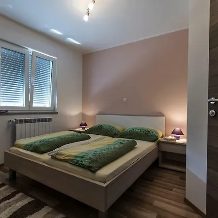 Apartments Sandra With Free Private Parking Rijeka Exterior photo