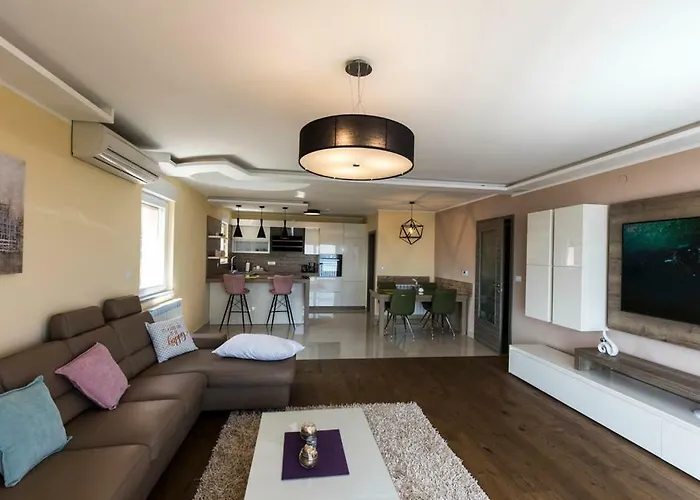 Apartments Sandra With Free Private Parking